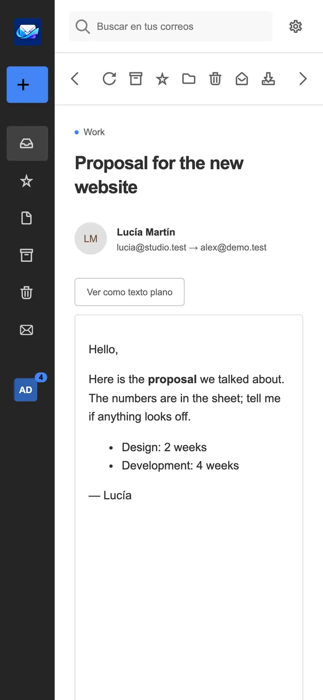 La app web de TotalMail en un móvil, con las carpetas en una barra delgada y un mensaje abierto