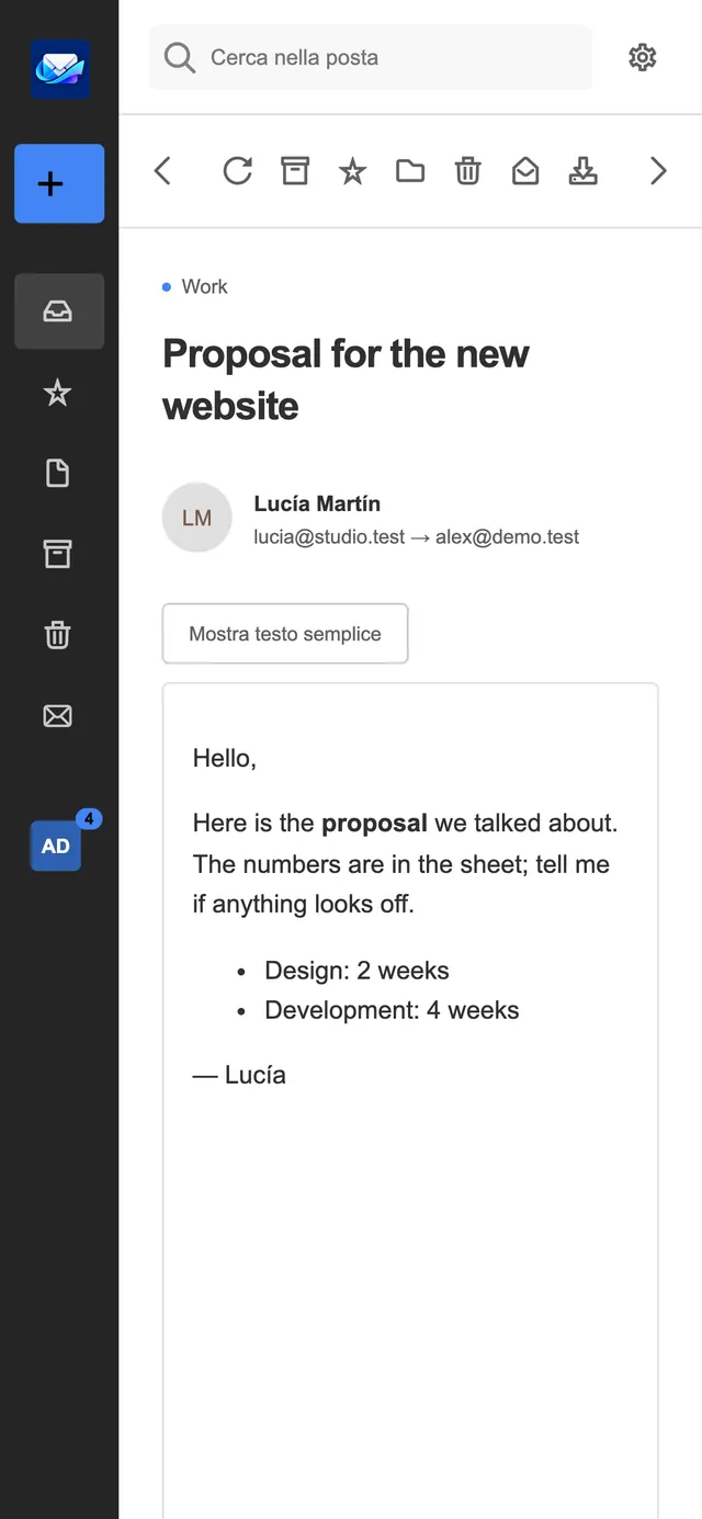 L’app web TotalMail su un telefono, con le cartelle in una barra sottile e un messaggio aperto